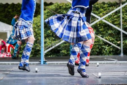 73206581-scottish-sword-dance.png